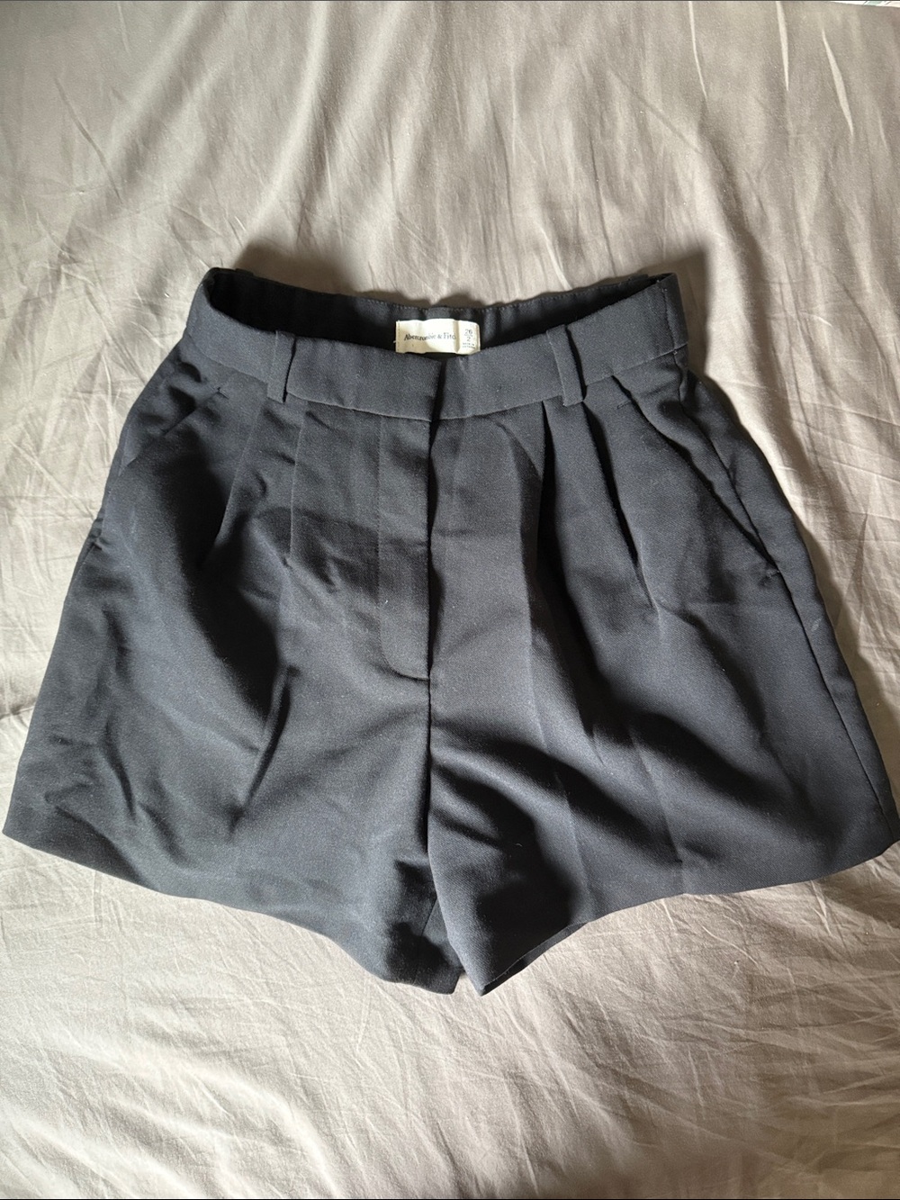 Abercrombie & Fitch Black High-Waist Pleated Shorts